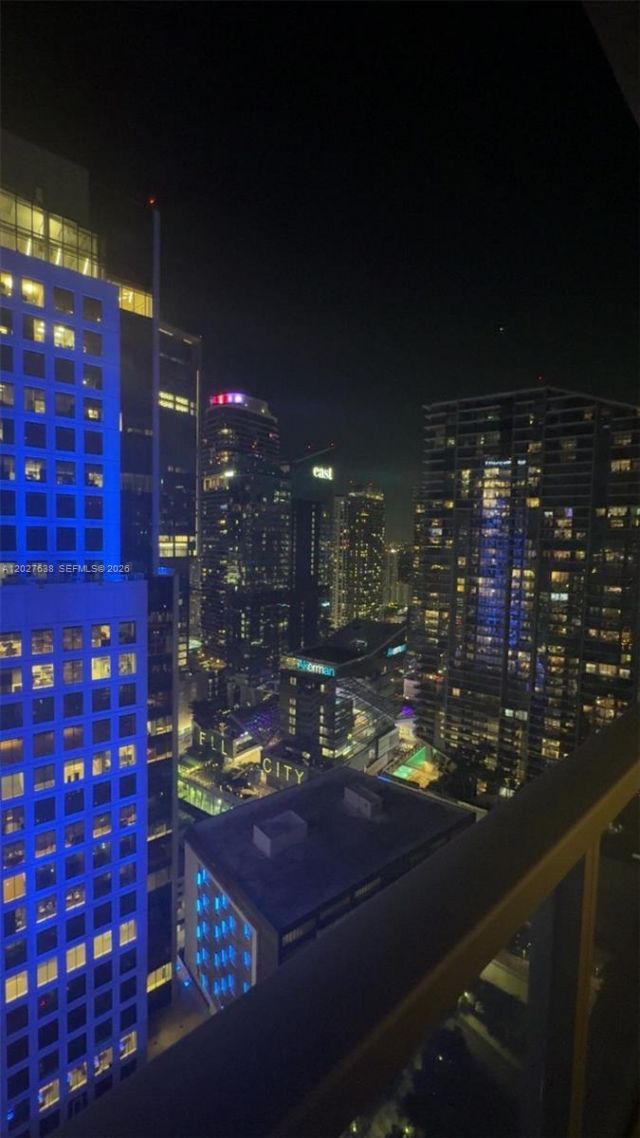 500 Brickell Ave , Unit 3910, Miami, FL 33131 Photo