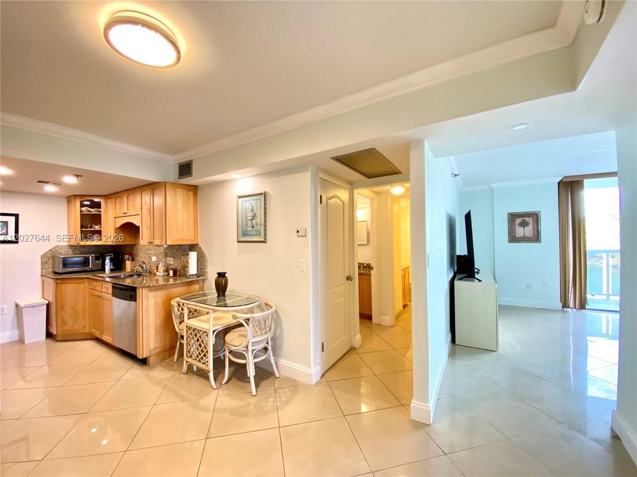 20505 E Country Club Dr, Unit 233, Aventura, FL 33180 Photo