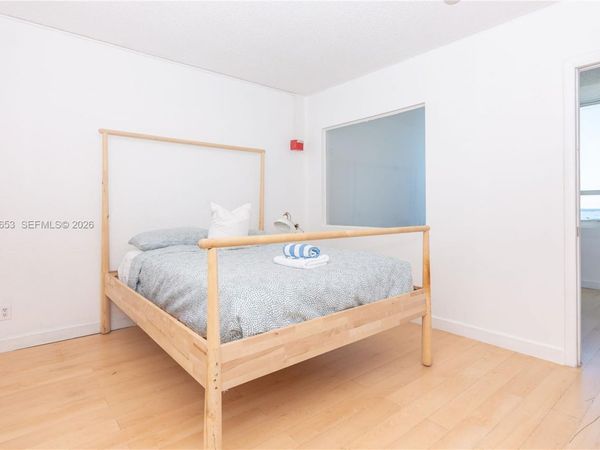 5445 Collins Ave, Unit 1105, Miami Beach, FL 33140