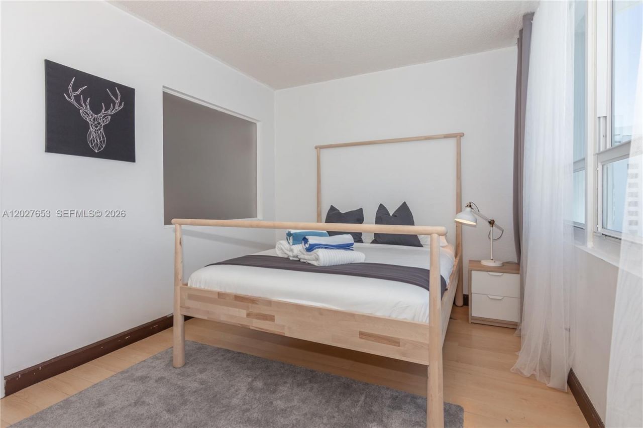 5445 Collins Ave, Unit 1105, Miami Beach, FL 33140 Photo