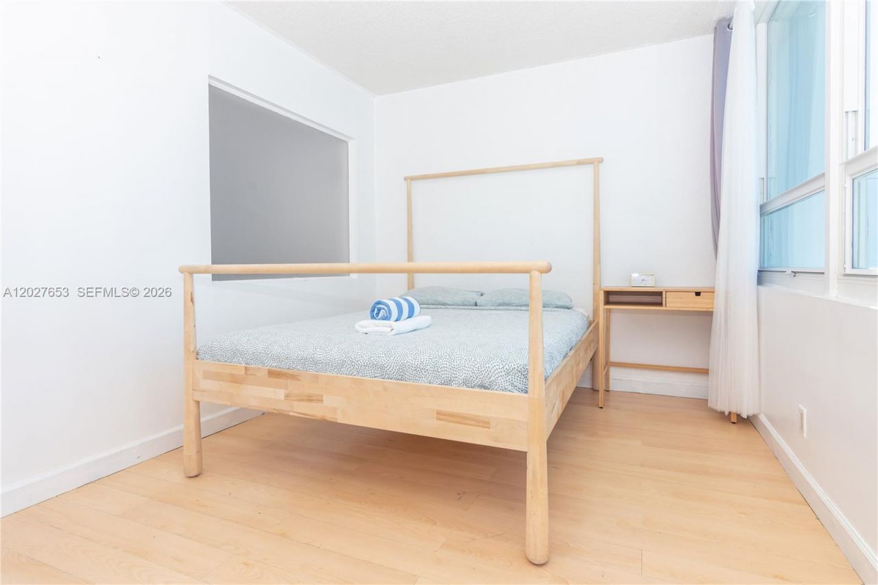 5445 Collins Ave, Unit 1105, Miami Beach, FL 33140 Photo