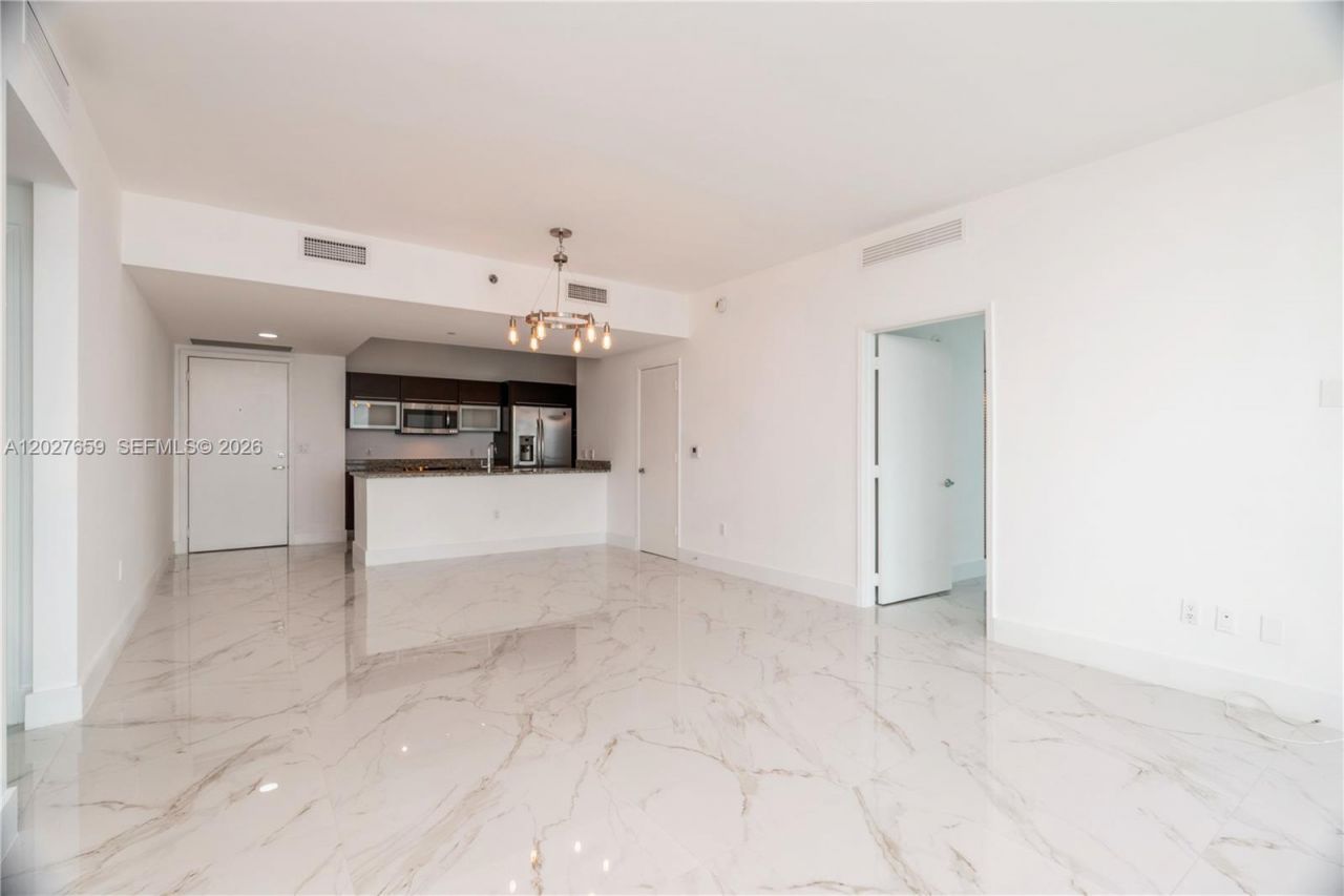 951 Brickell Ave , Unit 3706, Miami, FL 33131 Photo
