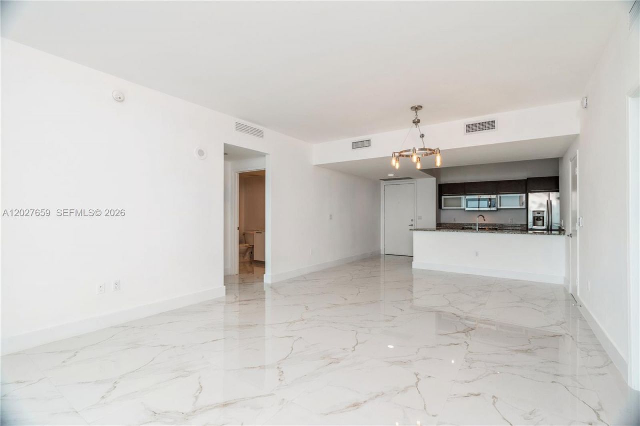 951 Brickell Ave , Unit 3706, Miami, FL 33131 Photo