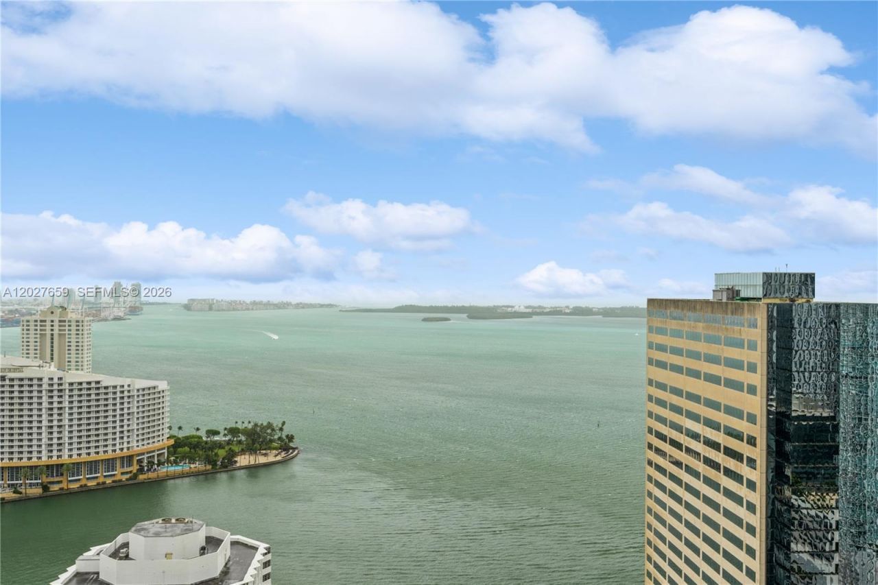 951 Brickell Ave , Unit 3706, Miami, FL 33131 Photo