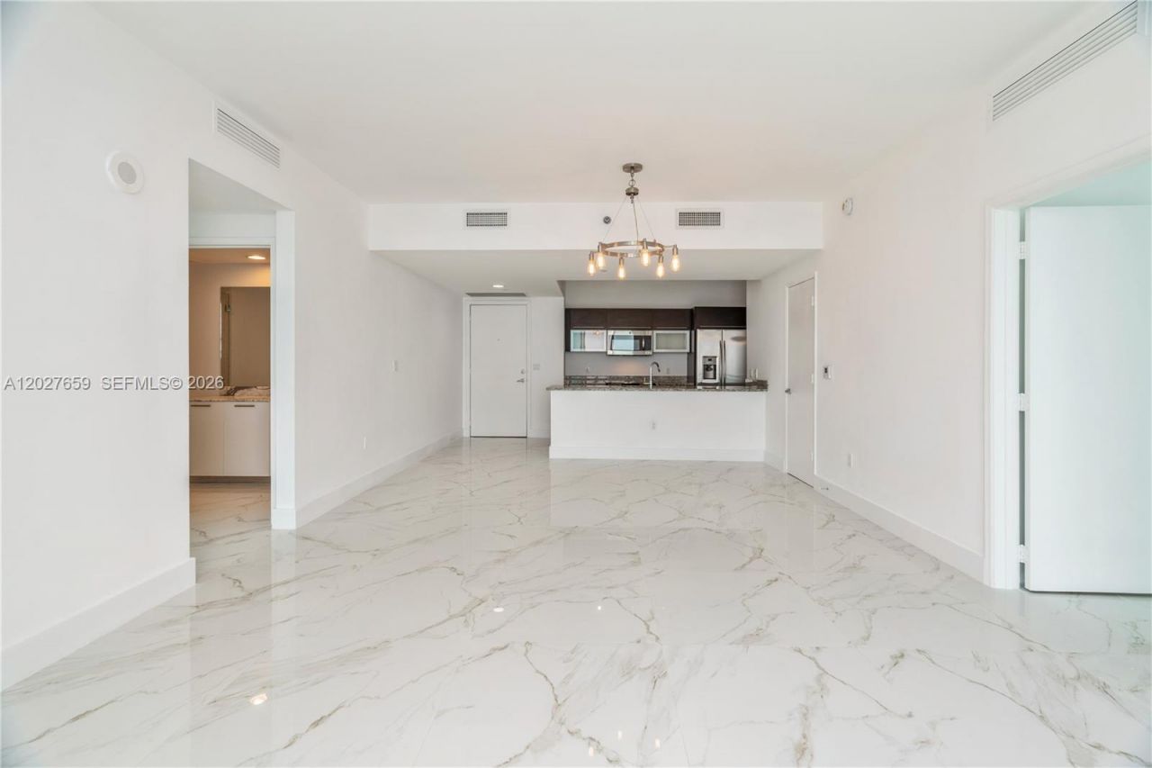 951 Brickell Ave , Unit 3706, Miami, FL 33131 Photo