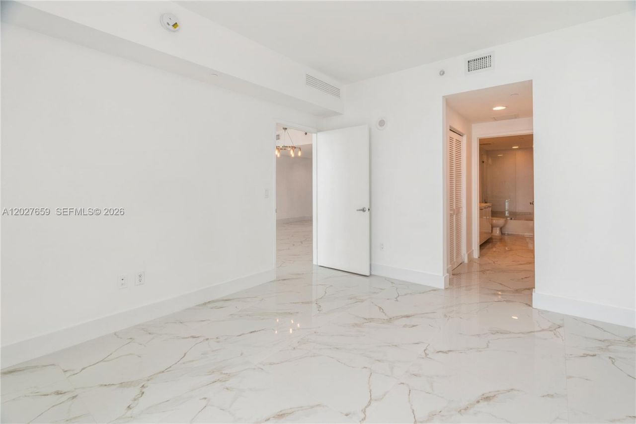 951 Brickell Ave , Unit 3706, Miami, FL 33131 Photo