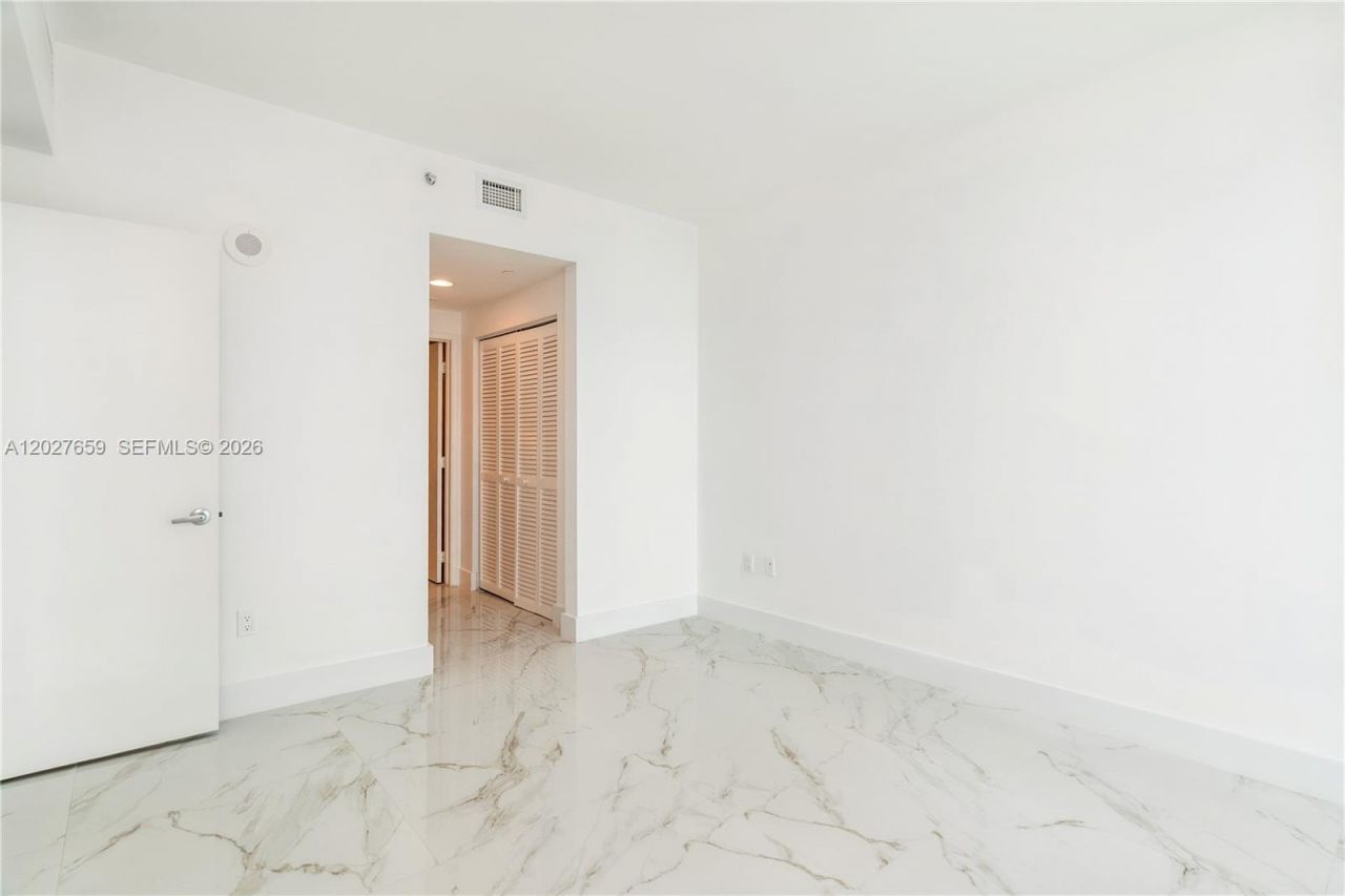 951 Brickell Ave , Unit 3706, Miami, FL 33131 Photo