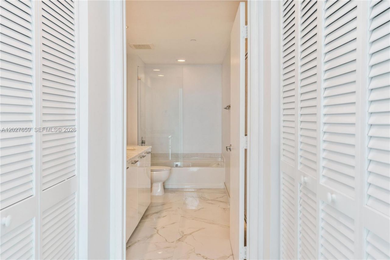 951 Brickell Ave , Unit 3706, Miami, FL 33131 Photo
