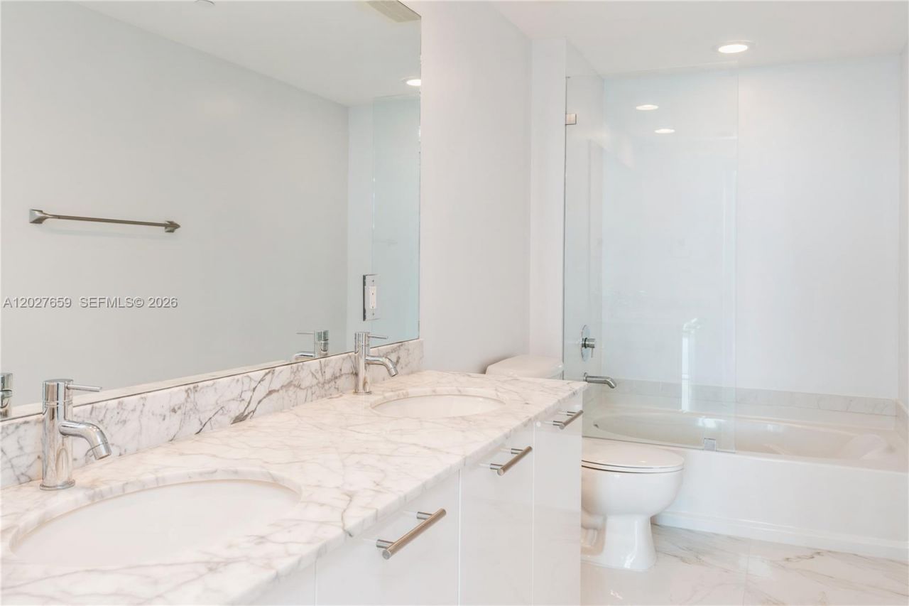 951 Brickell Ave , Unit 3706, Miami, FL 33131 Photo