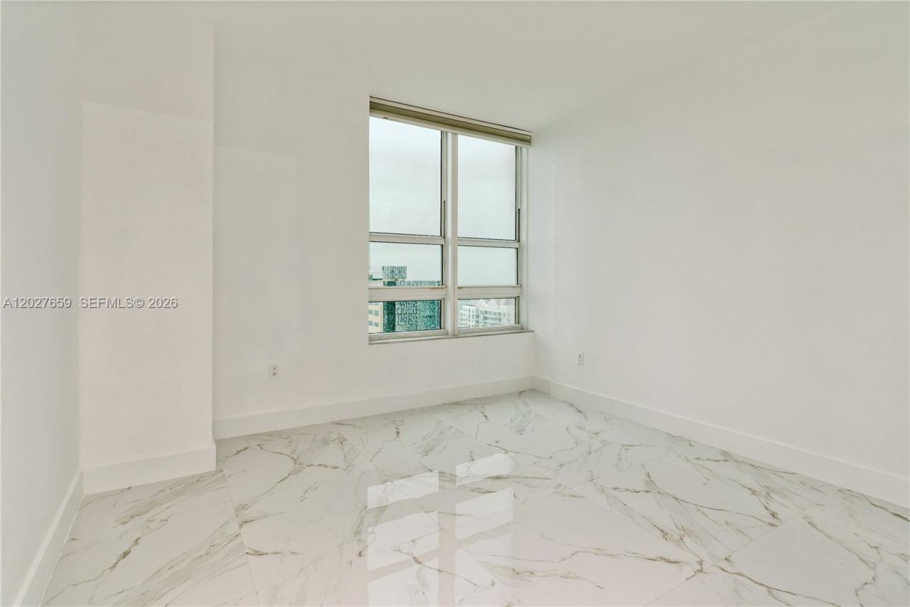 951 Brickell Ave , Unit 3706, Miami, FL 33131 Photo