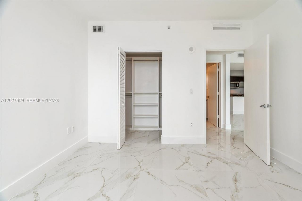 951 Brickell Ave , Unit 3706, Miami, FL 33131 Photo