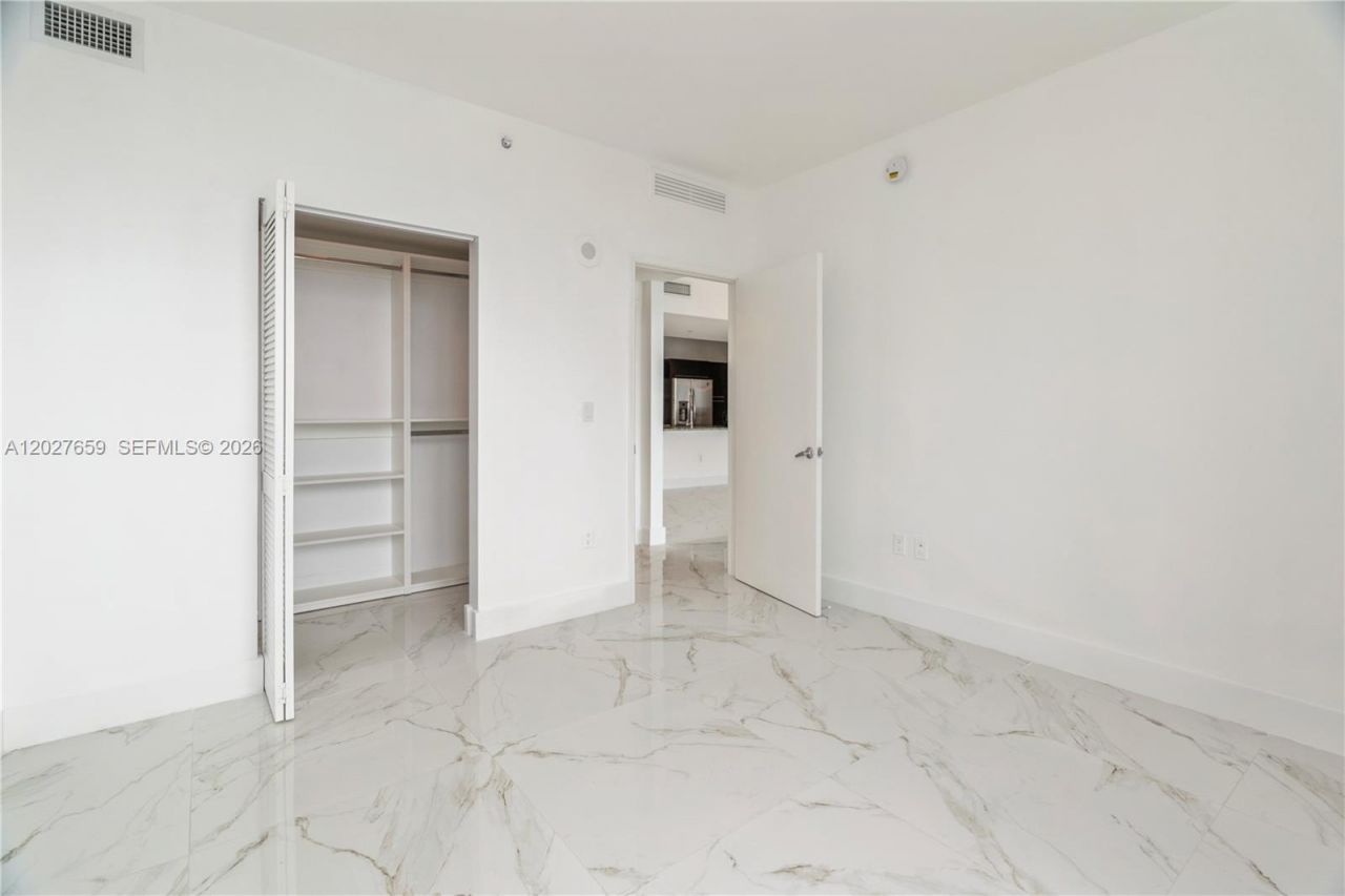 951 Brickell Ave , Unit 3706, Miami, FL 33131 Photo