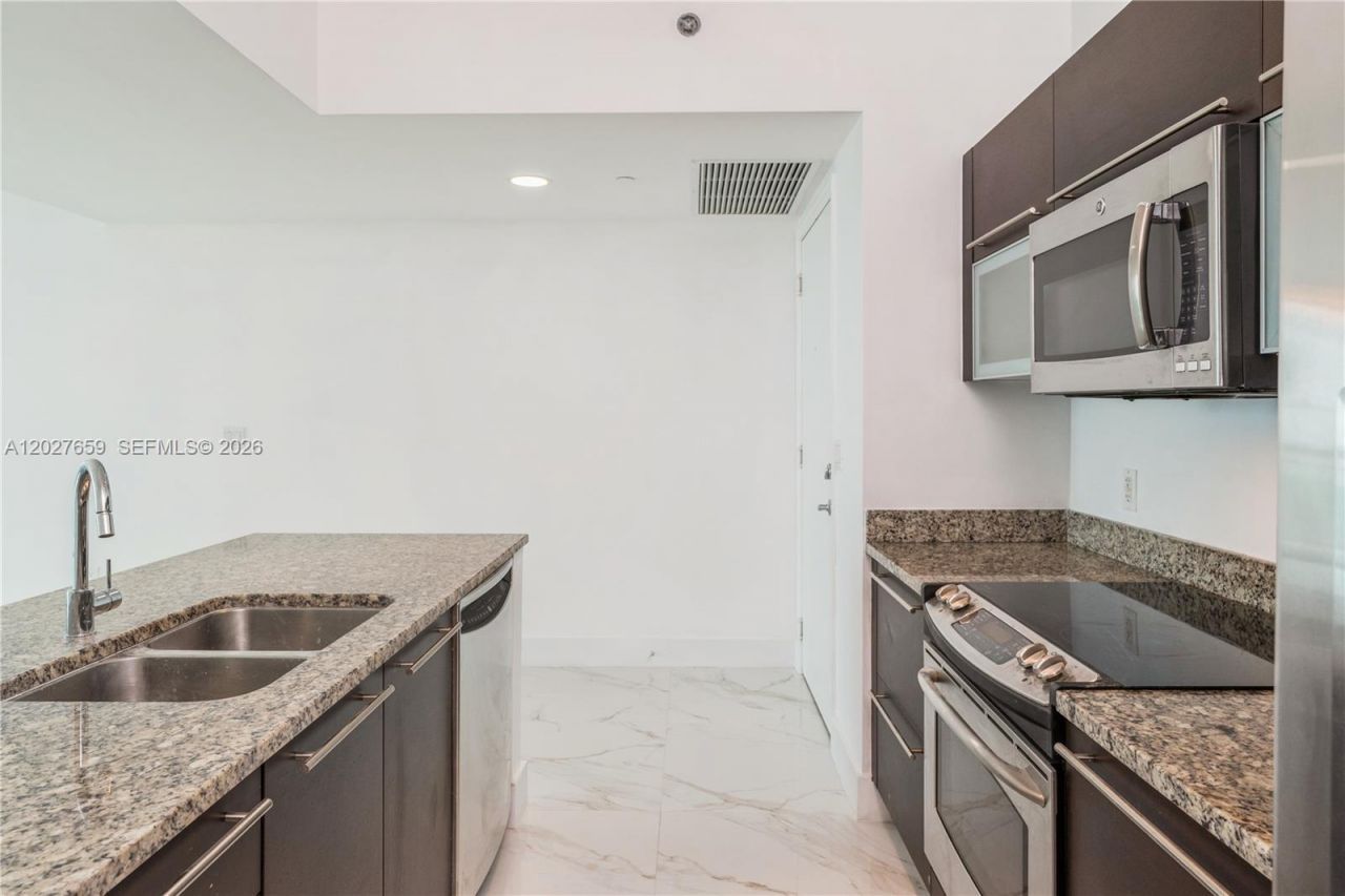 951 Brickell Ave , Unit 3706, Miami, FL 33131 Photo