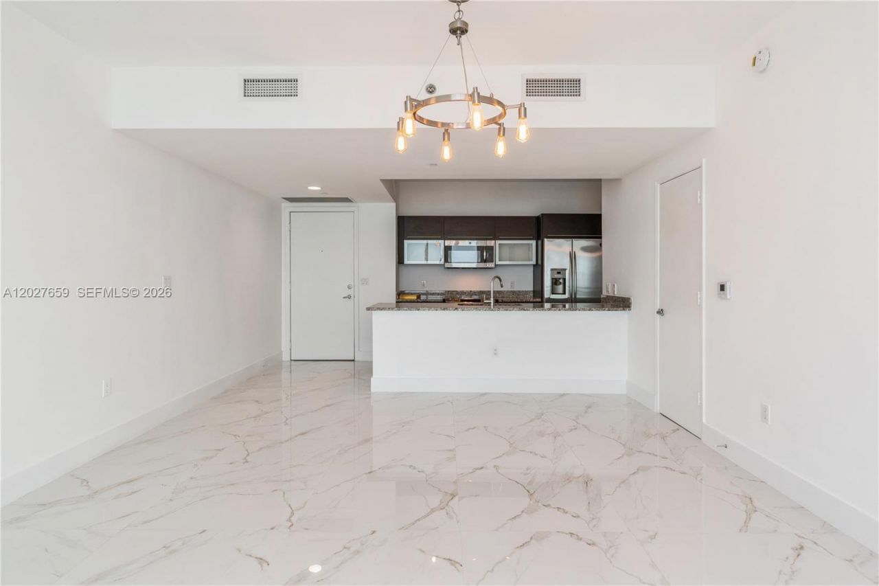 951 Brickell Ave , Unit 3706, Miami, FL 33131 Photo