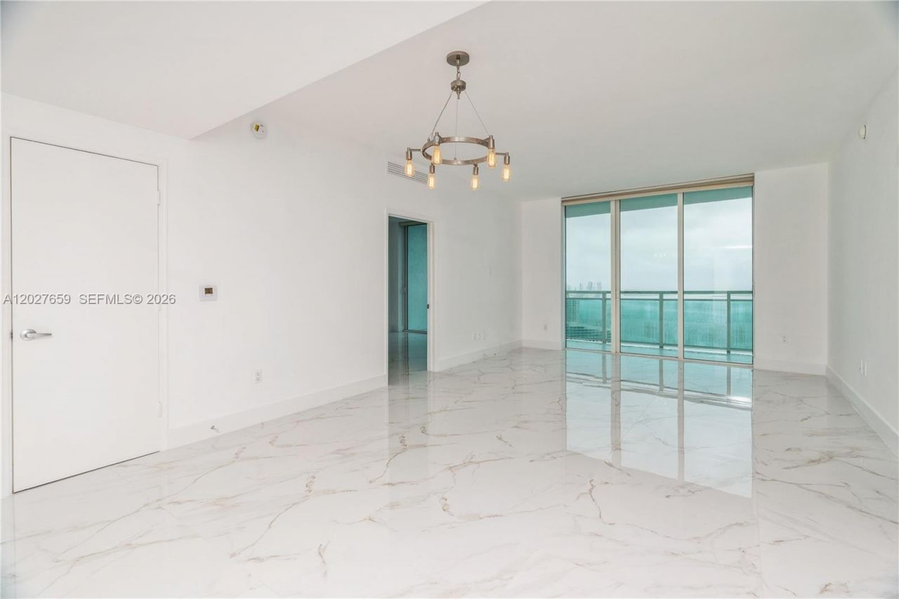 951 Brickell Ave , Unit 3706, Miami, FL 33131 Photo