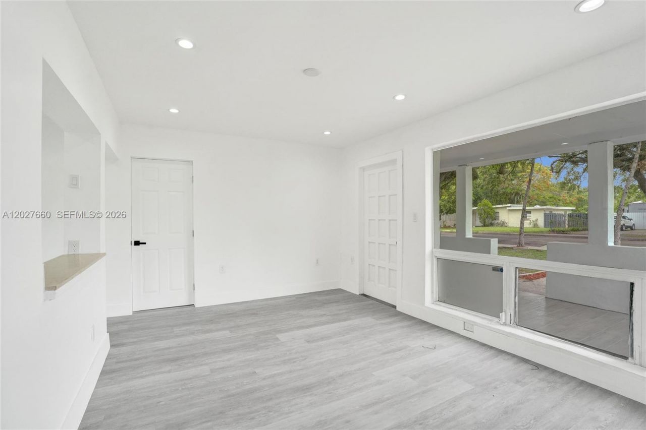 112 Edmund Rd , West Park, FL 33023 Photo