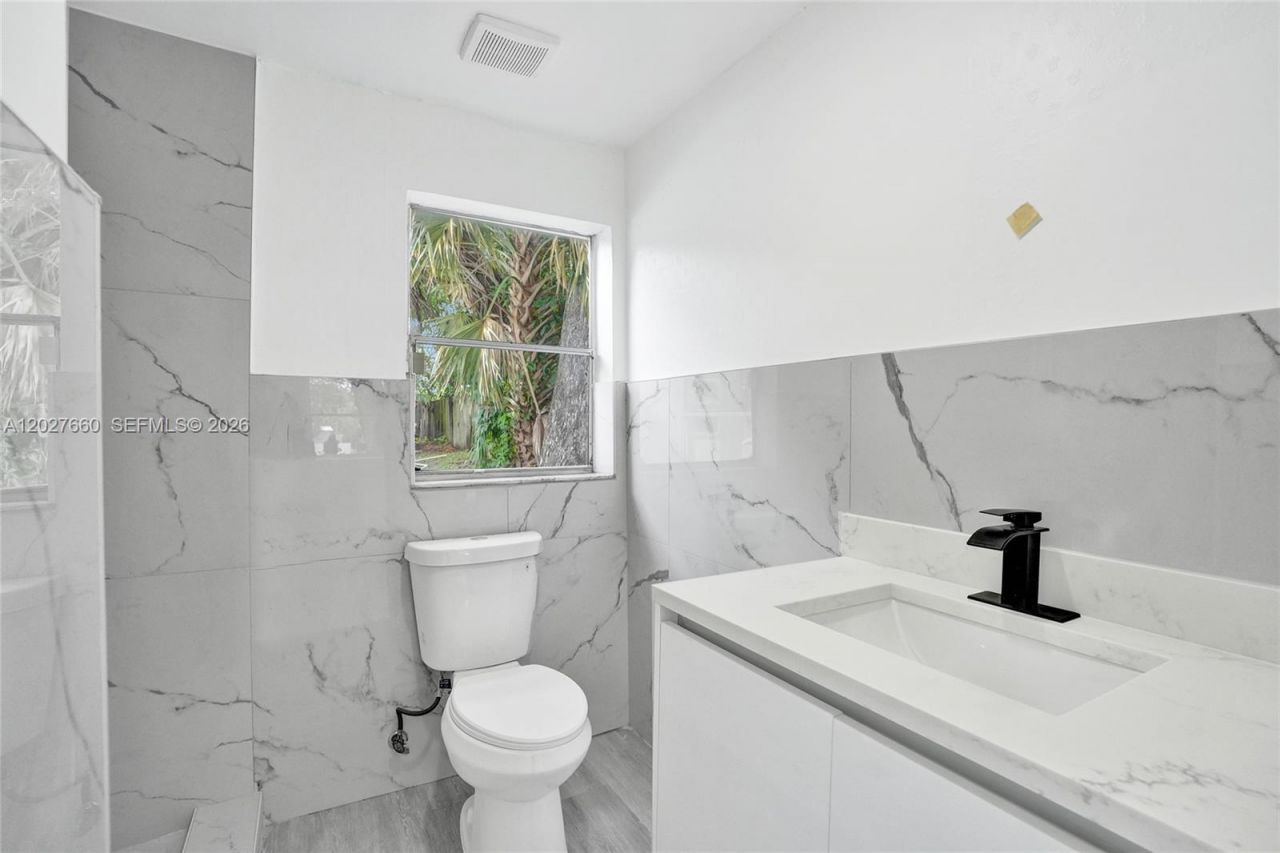 112 Edmund Rd , West Park, FL 33023 Photo