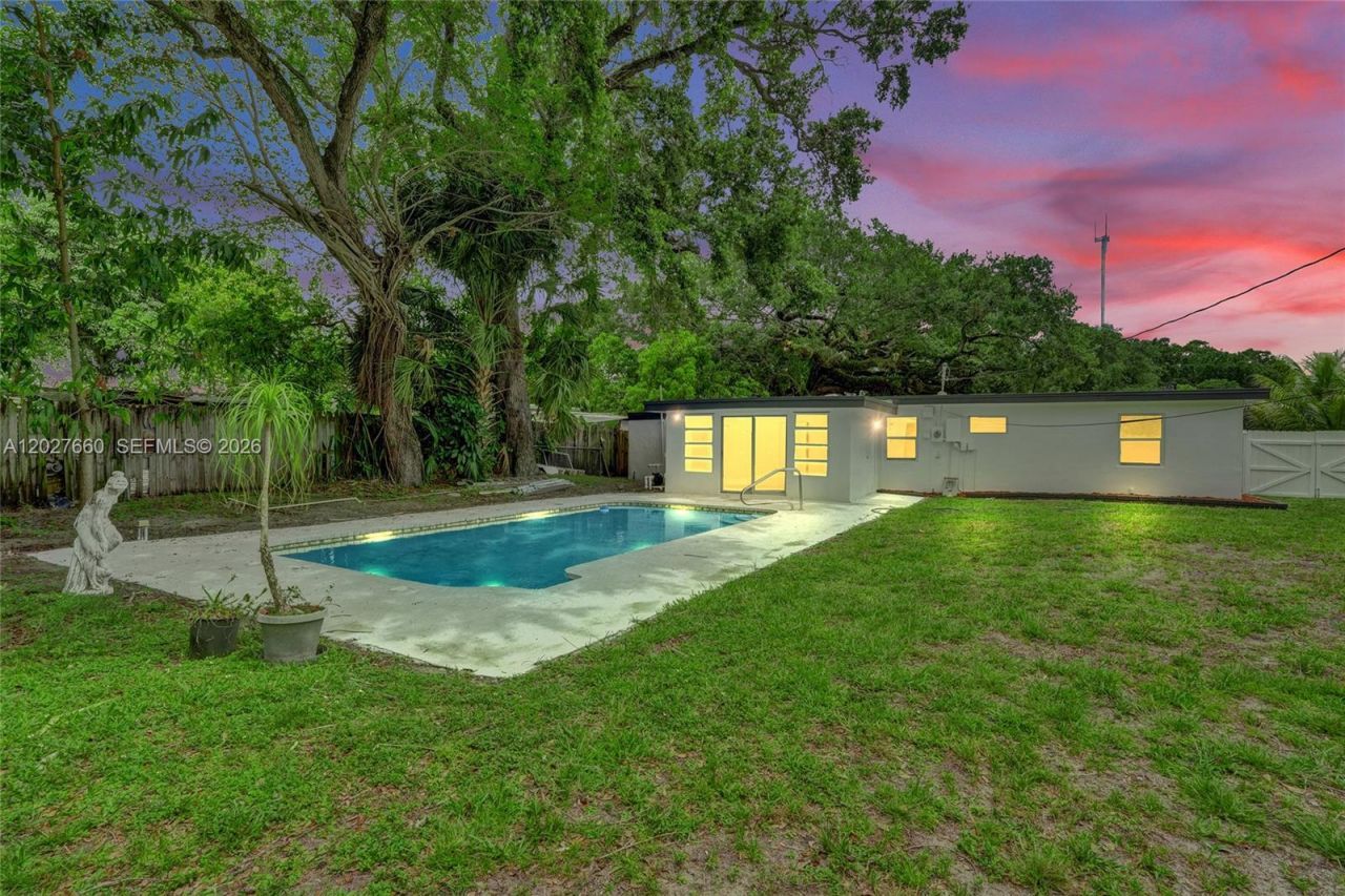 112 Edmund Rd , West Park, FL 33023 Photo