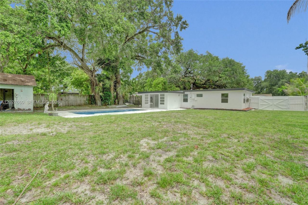 112 Edmund Rd , West Park, FL 33023 Photo