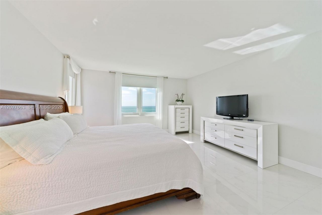 2301 Collins Ave , Unit 1210, Miami Beach, FL 33139 Photo
