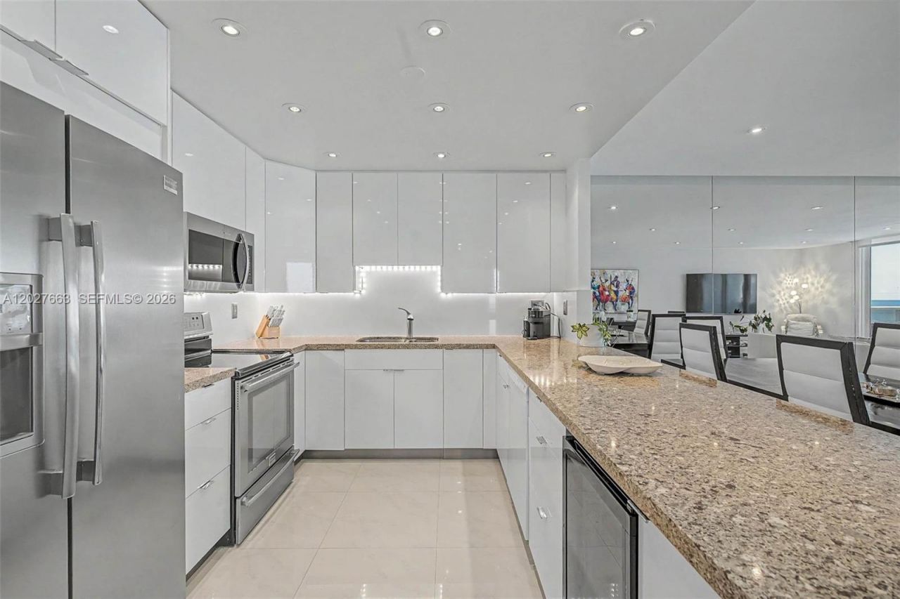 2301 Collins Ave, Unit 1210, Miami Beach, FL 33139 Photo