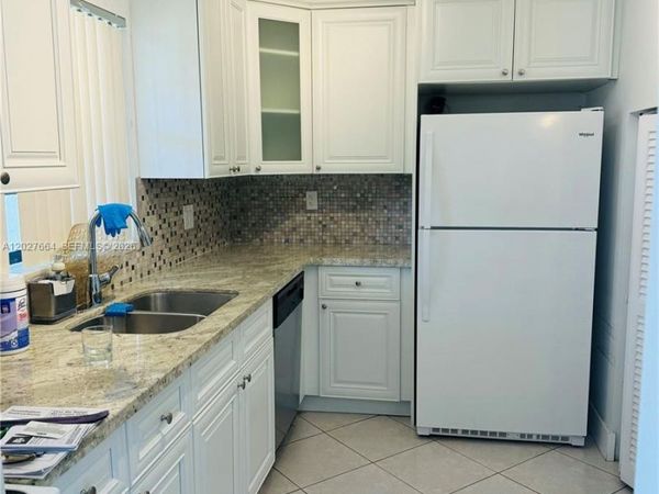 6885 NW 169th St , Unit 63A, Hialeah, FL 33015