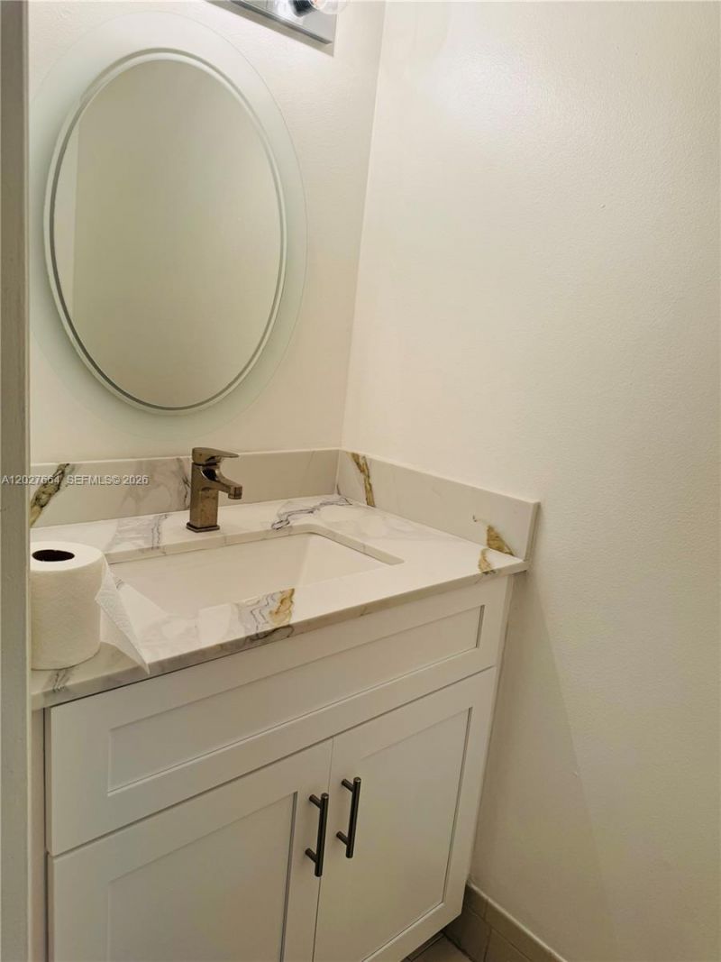 6885 NW 169th St , Unit 63A, Hialeah, FL 33015 Photo