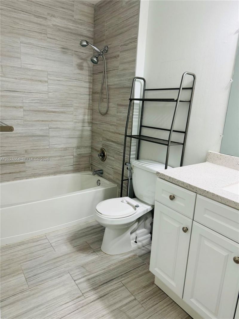 6885 NW 169th St , Unit 63A, Hialeah, FL 33015 Photo