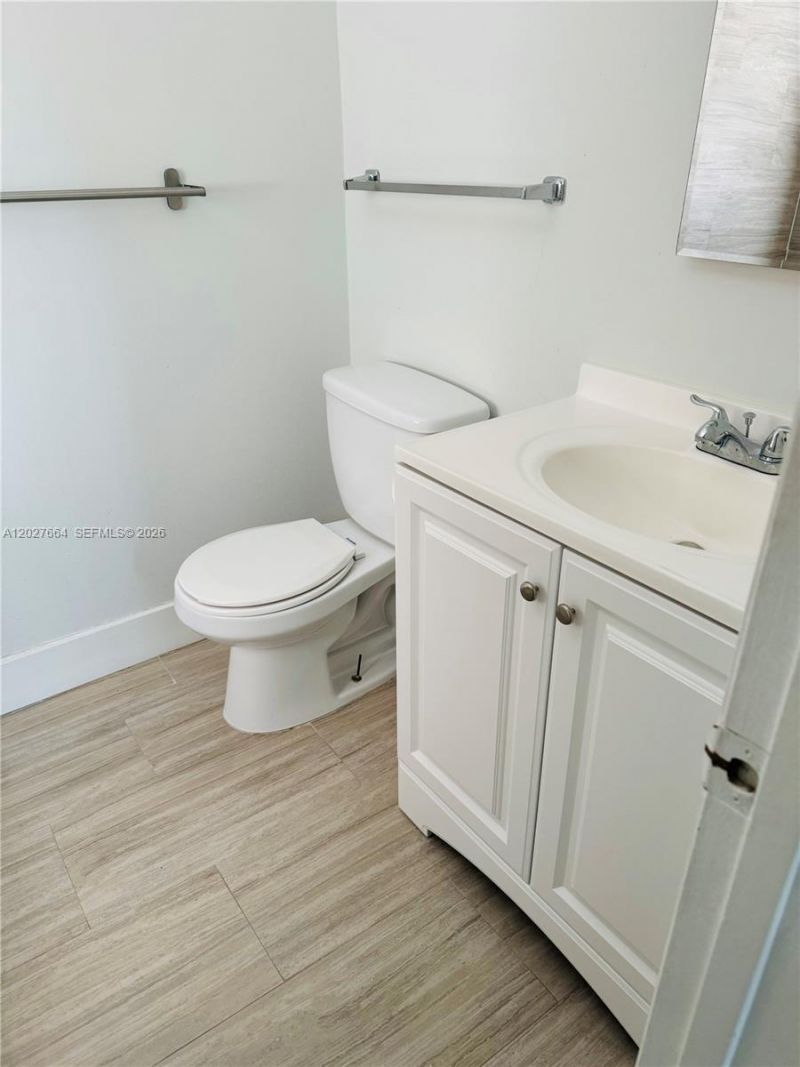 6885 NW 169th St , Unit 63A, Hialeah, FL 33015 Photo