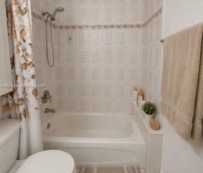 340 E 5th St , Unit 202, Hialeah, FL 33010 Photo