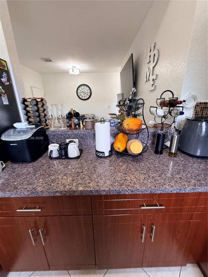 340 E 5th St , Unit 202, Hialeah, FL 33010 Photo