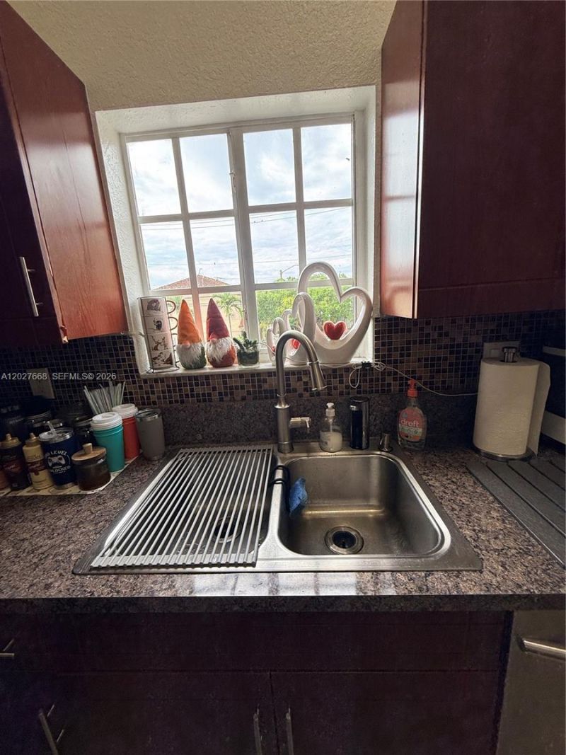 340 E 5th St , Unit 202, Hialeah, FL 33010 Photo