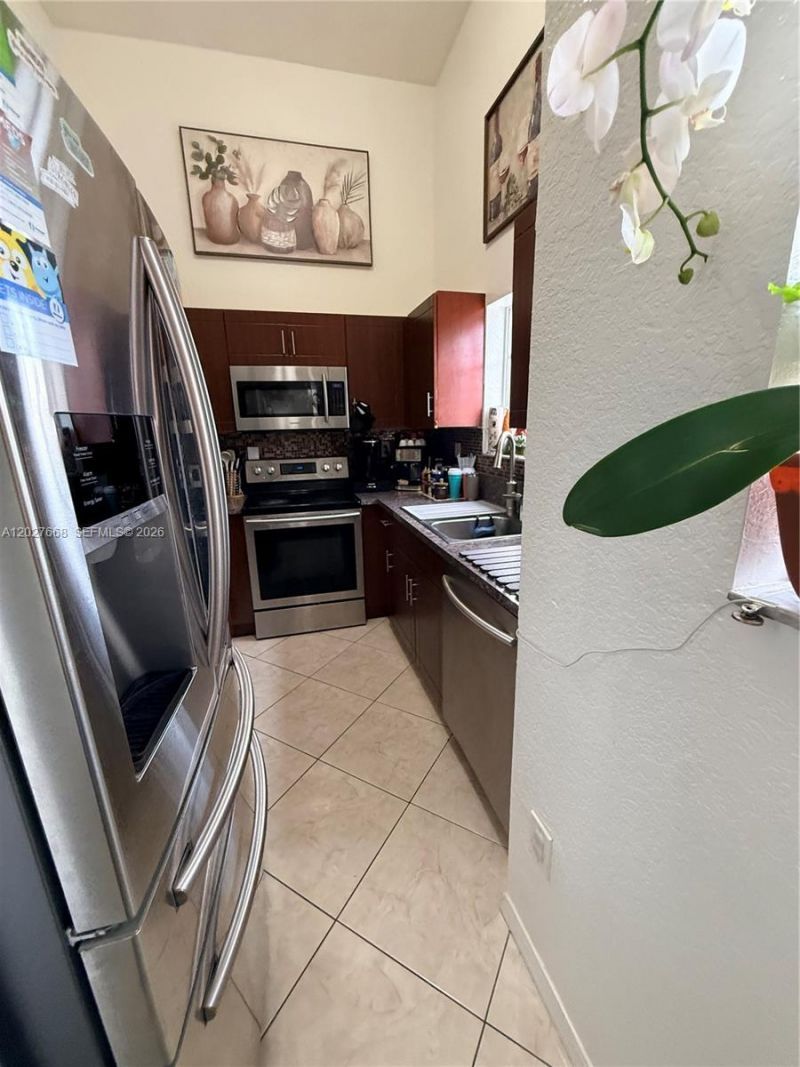 340 E 5th St , Unit 202, Hialeah, FL 33010 Photo