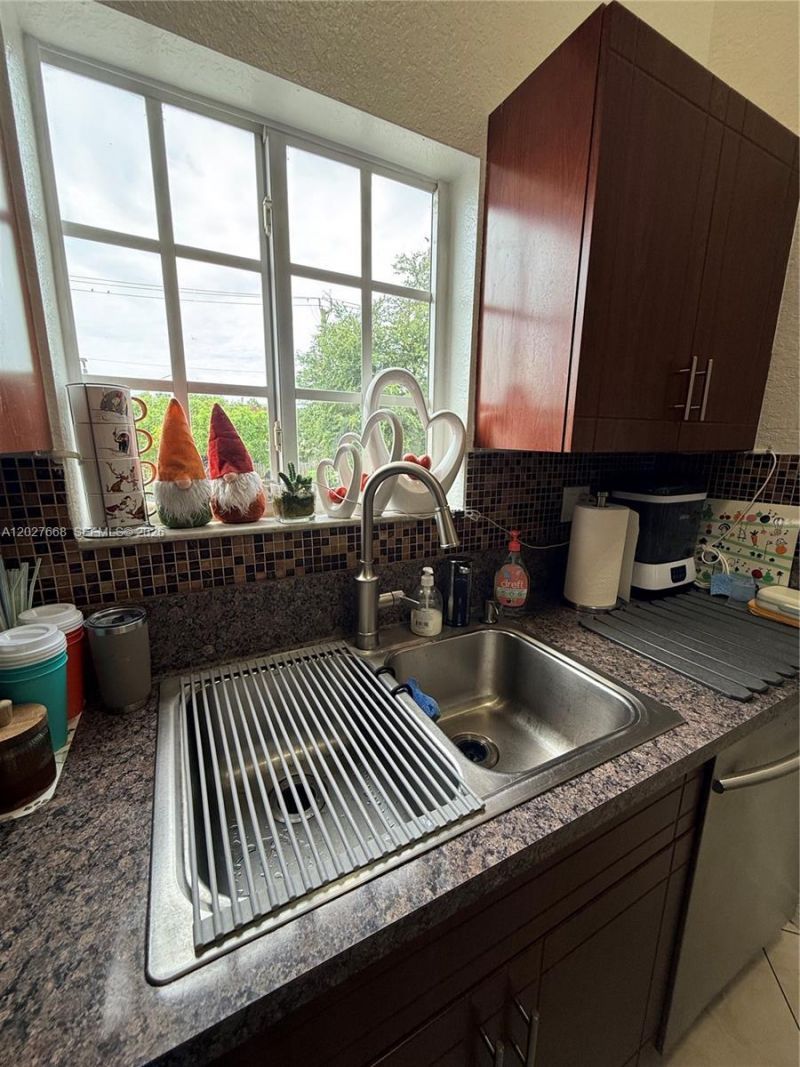 340 E 5th St , Unit 202, Hialeah, FL 33010 Photo