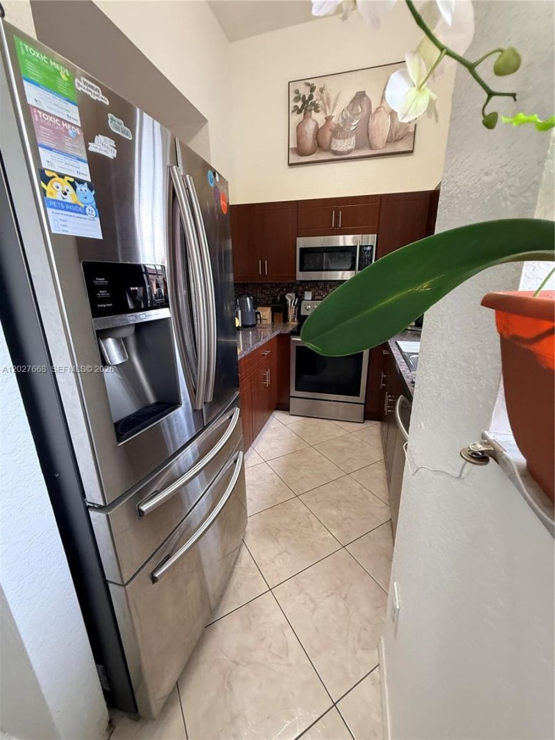 340 E 5th St , Unit 202, Hialeah, FL 33010 Photo