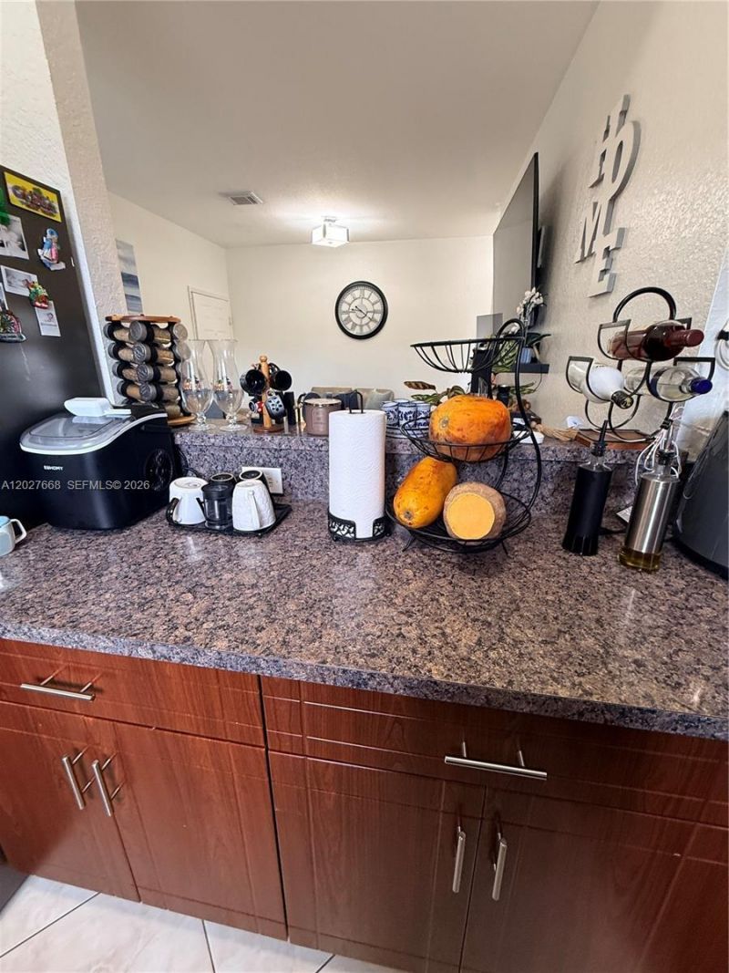 340 E 5th St , Unit 202, Hialeah, FL 33010 Photo