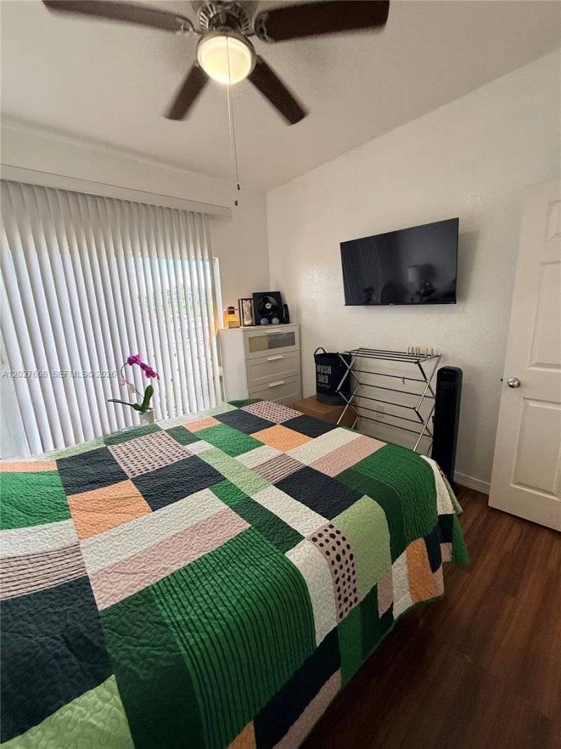 340 E 5th St , Unit 202, Hialeah, FL 33010 Photo