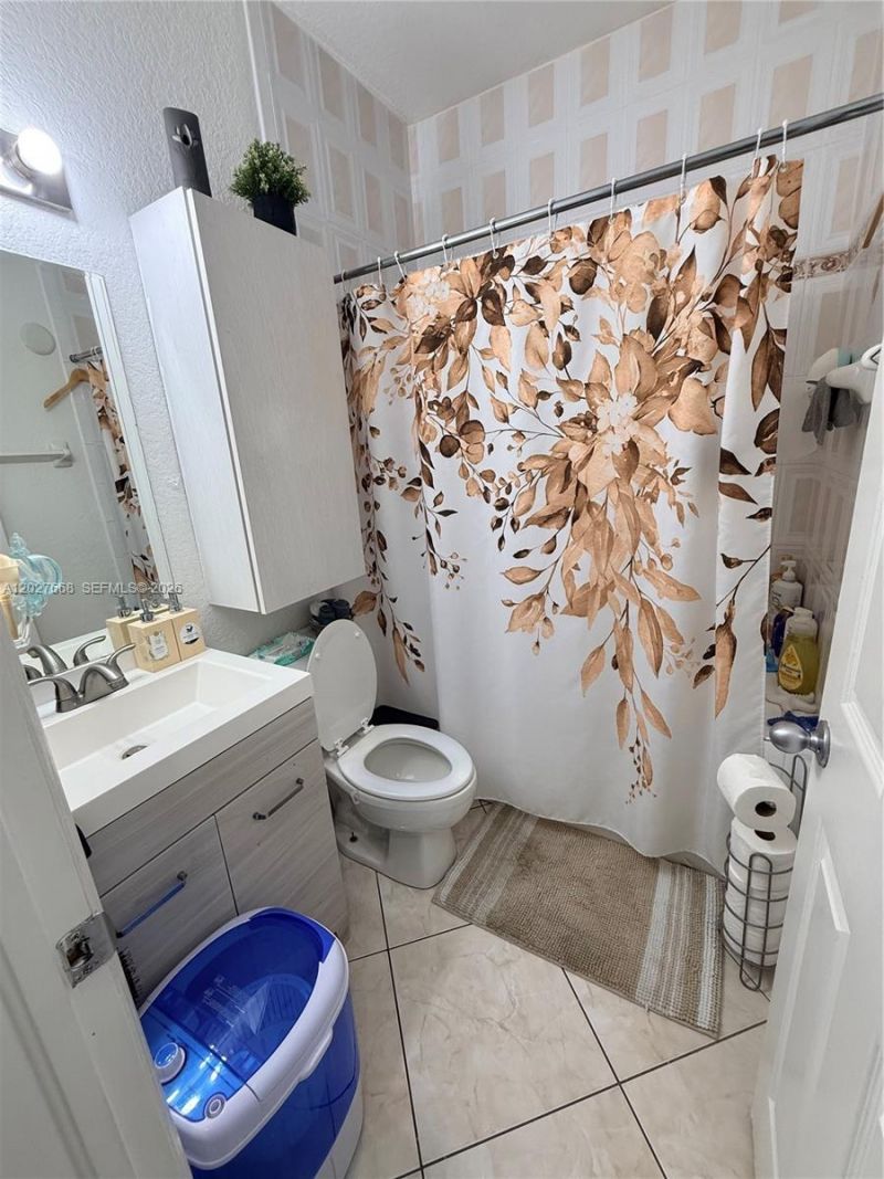 340 E 5th St , Unit 202, Hialeah, FL 33010 Photo
