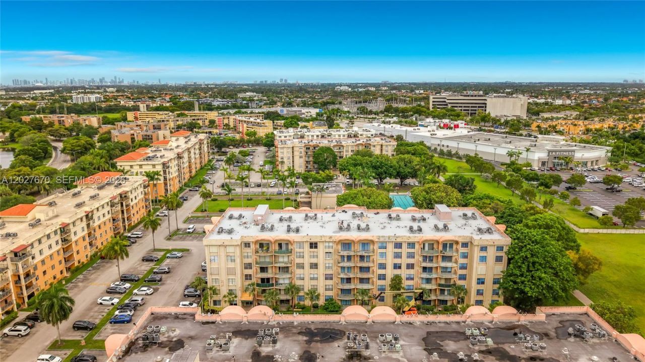 9350 Fontainebleau Blvd , Unit 101, Miami, FL 33172 Photo