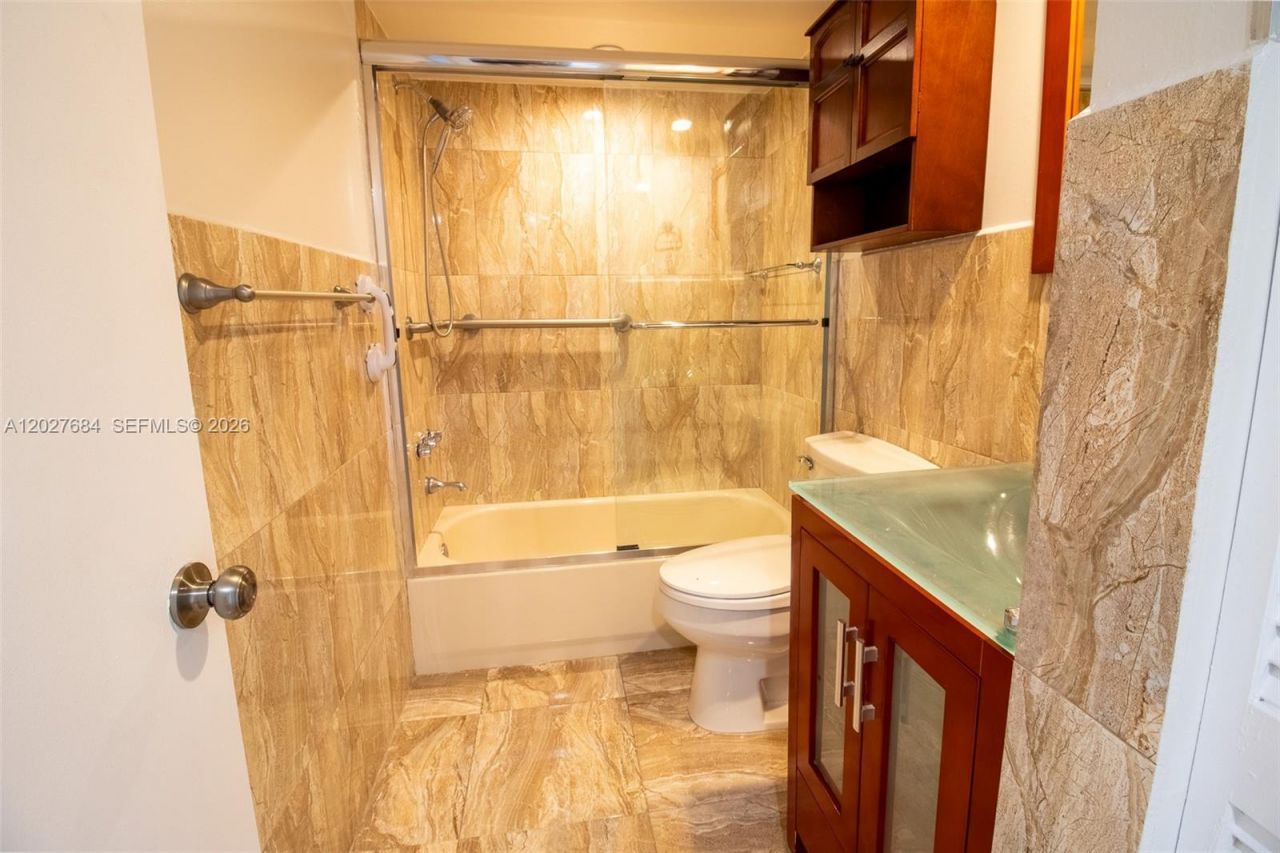 995 SW 84th Ave , Unit 408, Miami, FL 33144 Photo