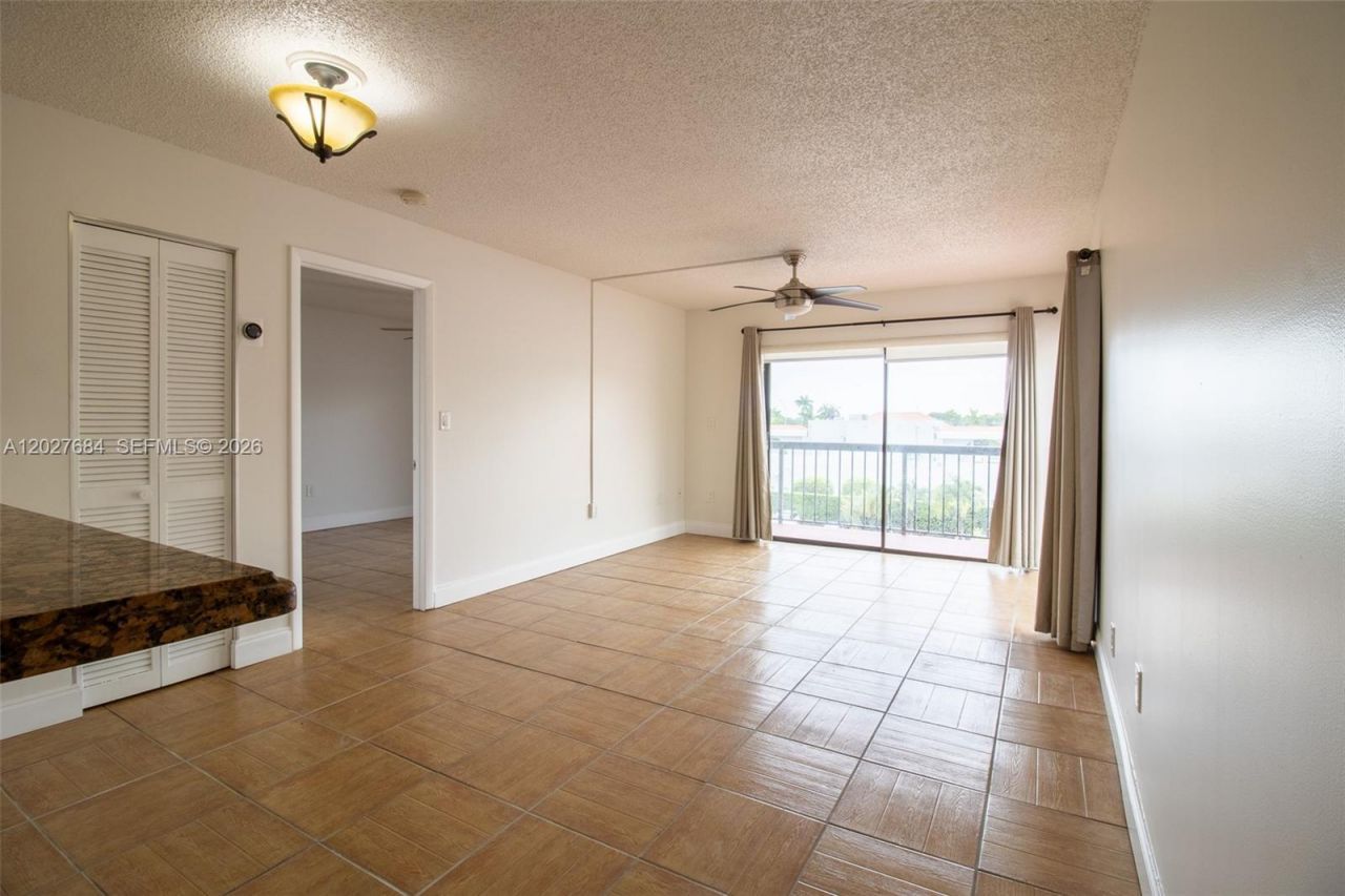995 SW 84th Ave , Unit 408, Miami, FL 33144 Photo