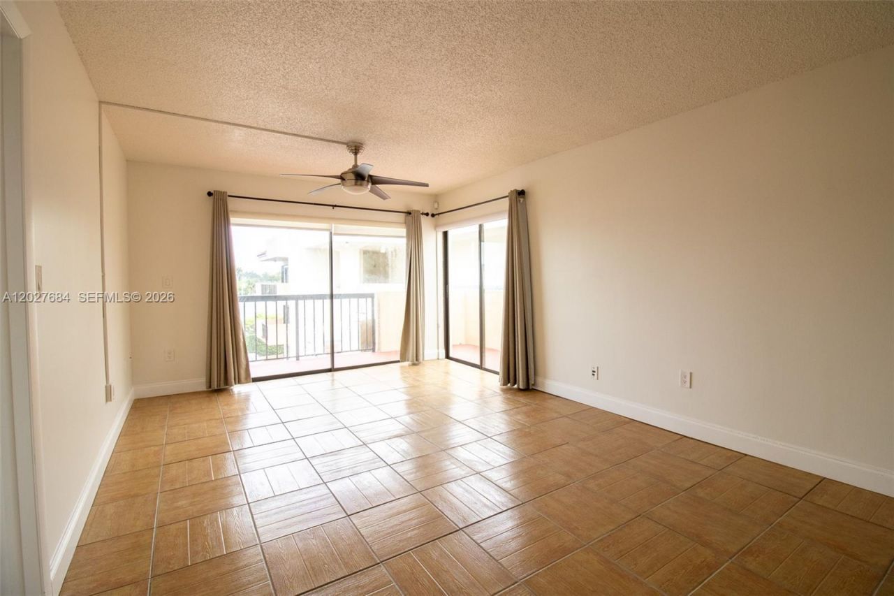 995 SW 84th Ave , Unit 408, Miami, FL 33144 Photo