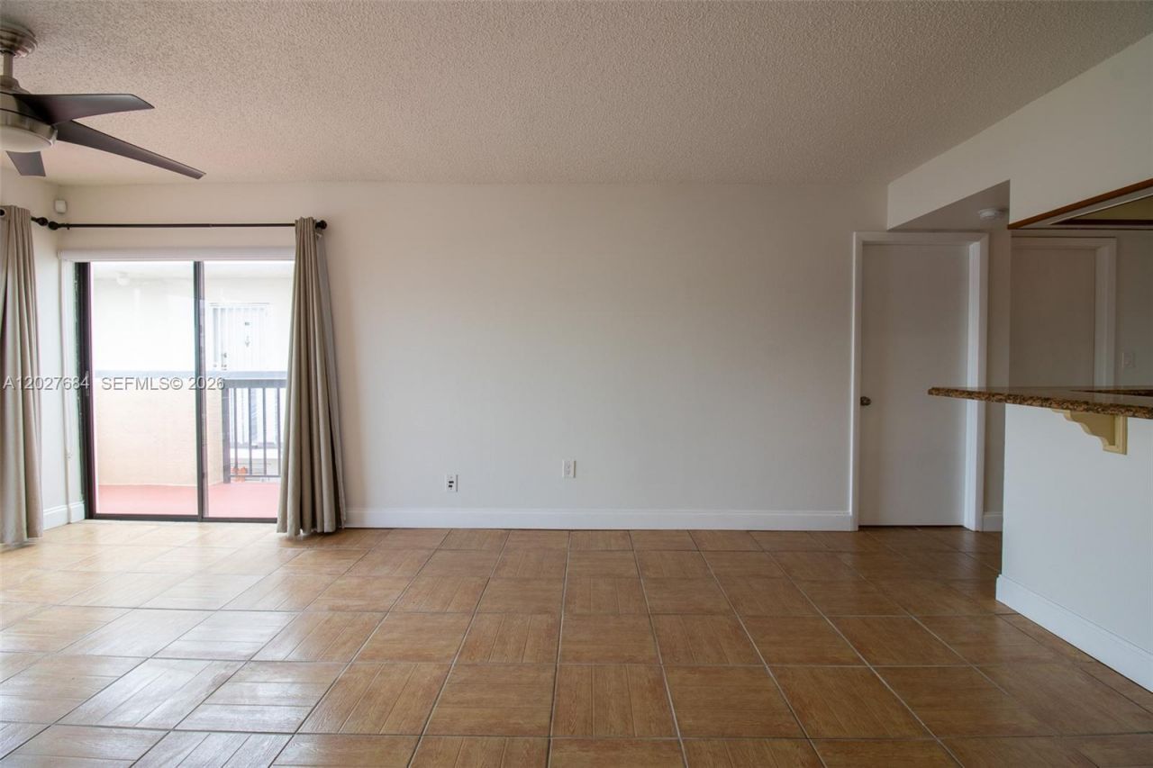 995 SW 84th Ave , Unit 408, Miami, FL 33144 Photo
