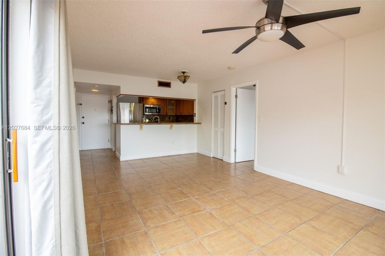 995 SW 84th Ave , Unit 408, Miami, FL 33144 Photo