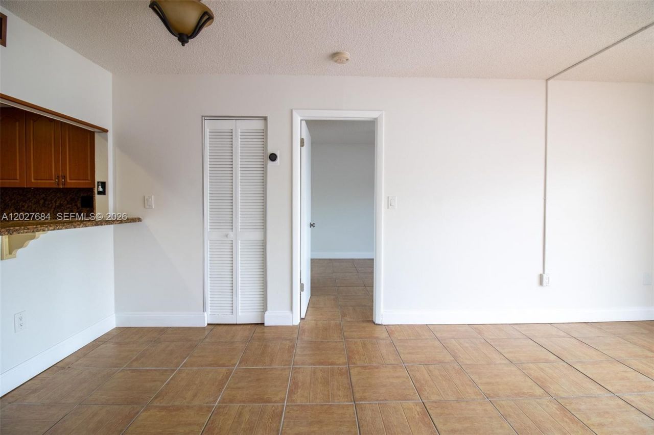 995 SW 84th Ave , Unit 408, Miami, FL 33144 Photo