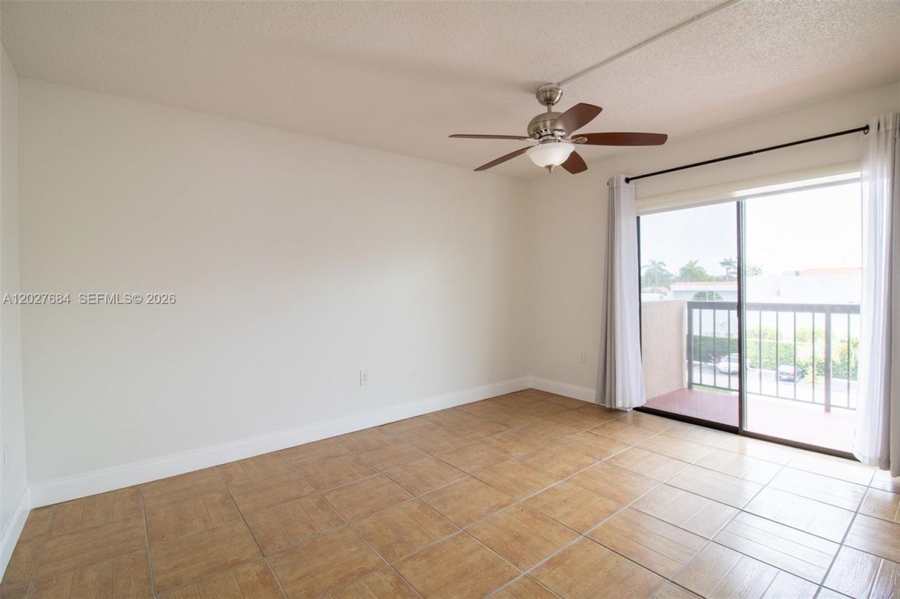 995 SW 84th Ave , Unit 408, Miami, FL 33144 Photo