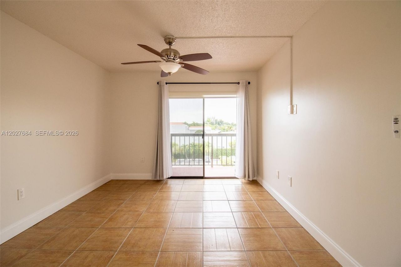 995 SW 84th Ave , Unit 408, Miami, FL 33144 Photo