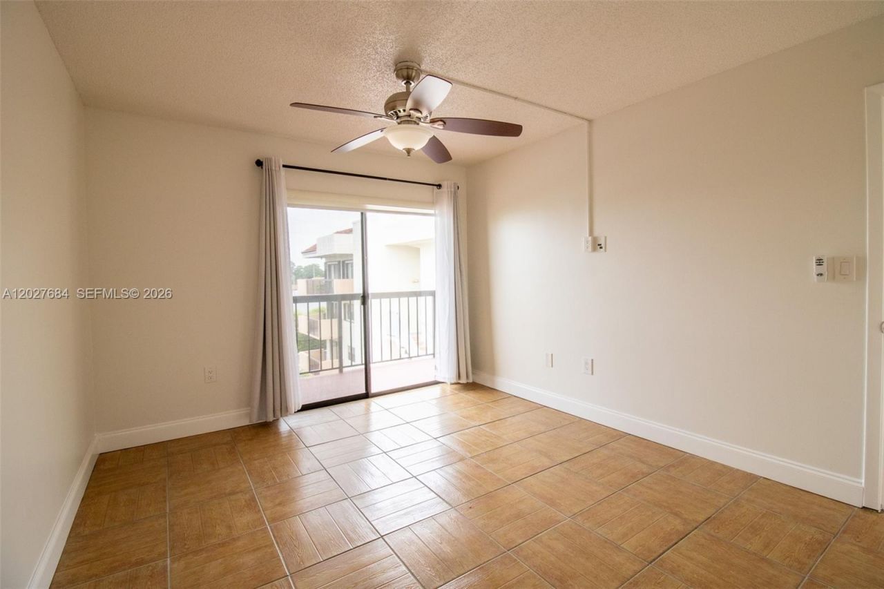 995 SW 84th Ave , Unit 408, Miami, FL 33144 Photo