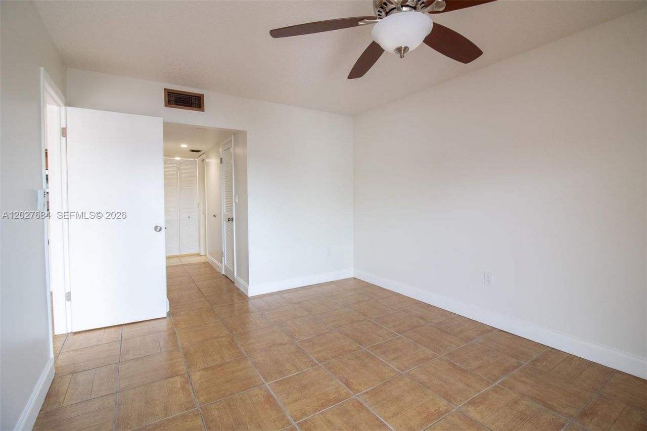 995 SW 84th Ave , Unit 408, Miami, FL 33144 Photo