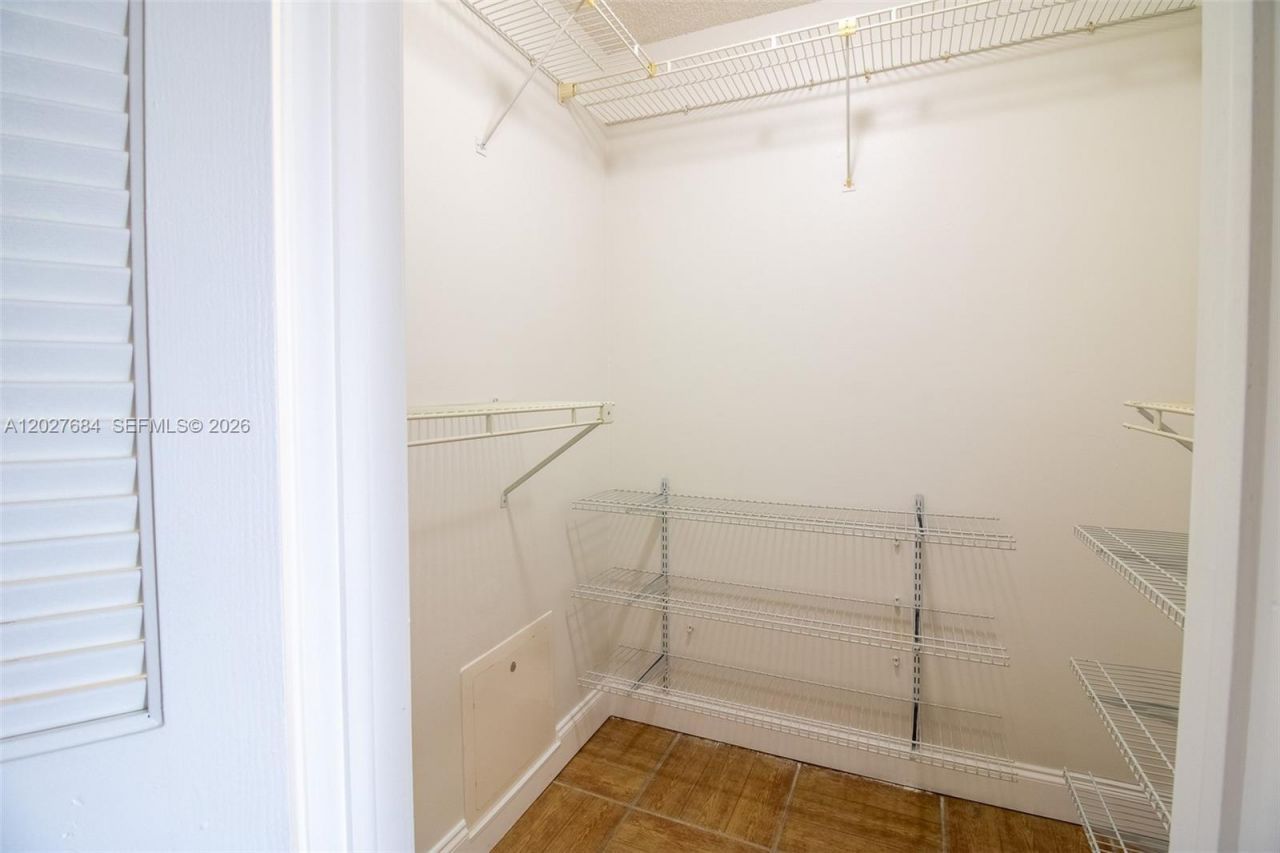 995 SW 84th Ave , Unit 408, Miami, FL 33144 Photo